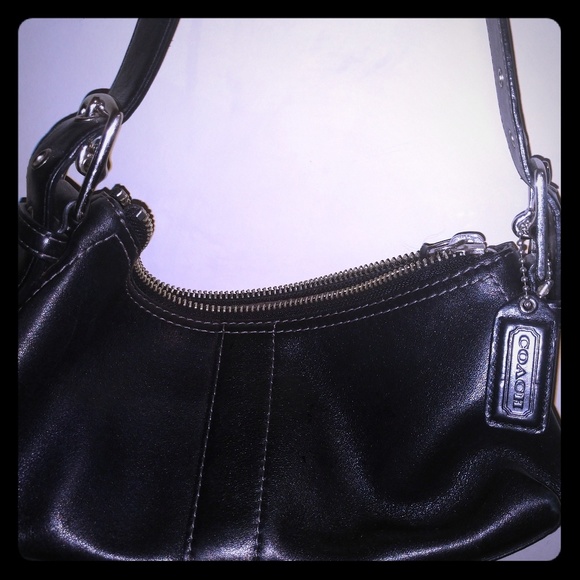 Authentic COACH handbag - Picture 1 of 3